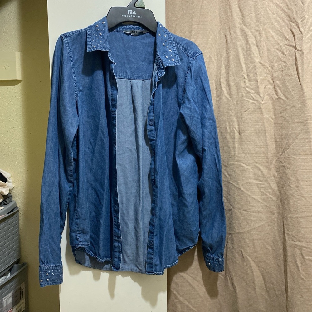 1511 INC Blue denim button-up shirt with studded details for women